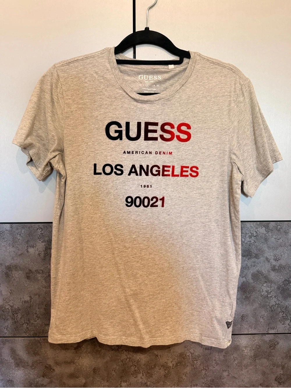 Guess t-shirt - Picture 1 of 2